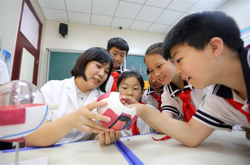 河北临城：全国爱眼日  关注眼健康