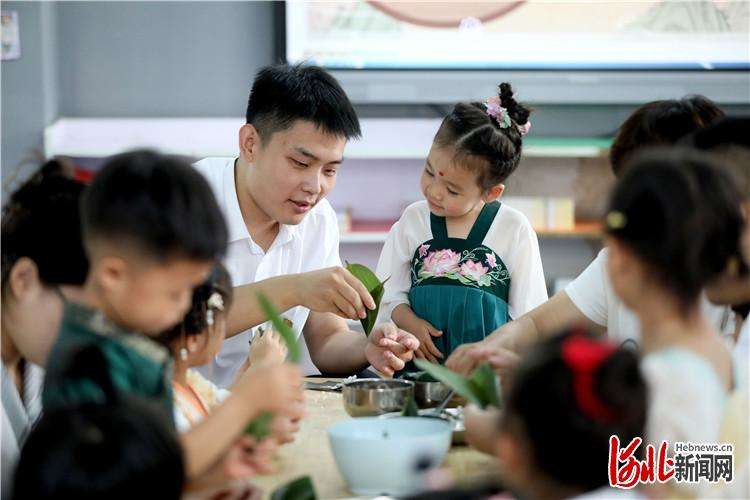河北隆尧：幼儿学民俗 校园迎端午