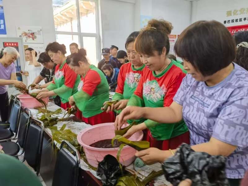 河北迁安：粽叶飘香暖人心 建引领树新风