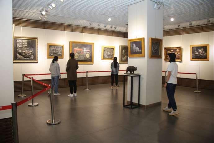 弘扬优秀的传统非遗文化！河北图书馆展出郭氏铁板浮雕