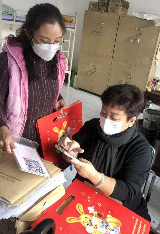 春节宣传上街头 健康祝福暖心头