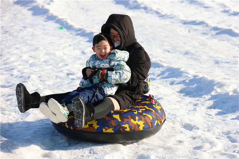 石家庄晋州：冬季乐享冰雪运动