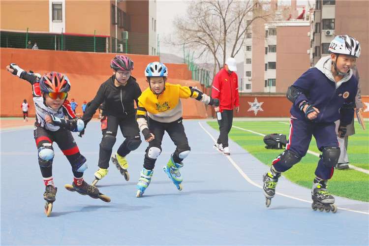 张家口市桥东区第五届冰雪运动会速度轮滑比赛落幕