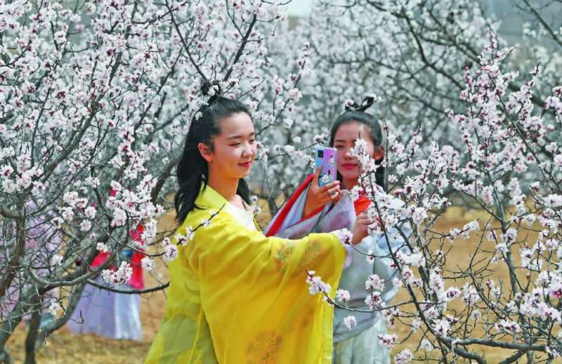 涿鹿县：民俗旅游花正艳