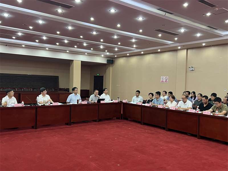 共商人才“引育留用”计 河北威县举办高层次人才座谈会