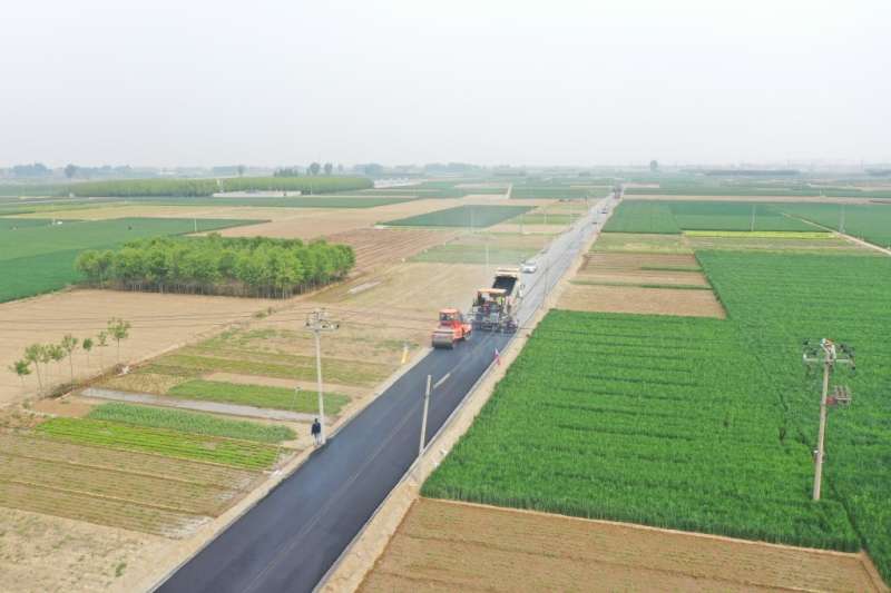 安国市畅通农村道路 打通乡村“发展脉络”