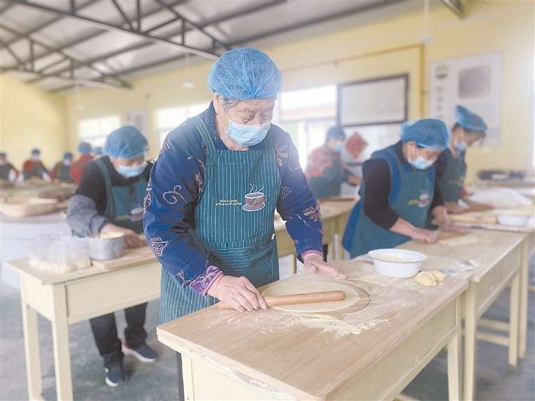 定兴县：传承非遗文化 让“黄金饼”香飘全国