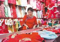 廊坊：浓浓年 新春吉服受追捧
