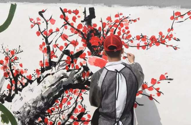 北戴河新区南戴河街道开展“青春投身乡村振兴 彩绘点‘靓’美丽乡村”活动