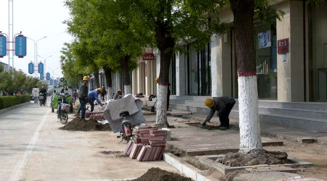 除隐患美路貌 秦皇岛昌黎全面治理市政设施