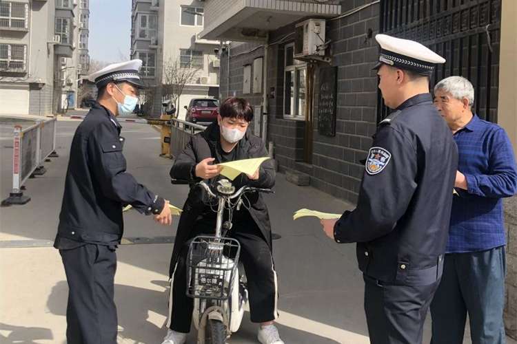 石家庄深泽：交警宣传进社区 出行安全“驻”民心