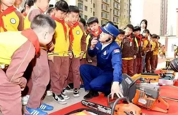 石家庄市全首个青年消防团、少年消防队