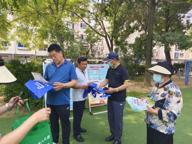 秦皇岛市北戴河新区南戴河街道开展“安全生产月”宣传进社区活动
