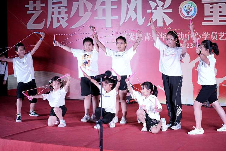 秦皇岛区艺展少年风采 童心筑梦前行