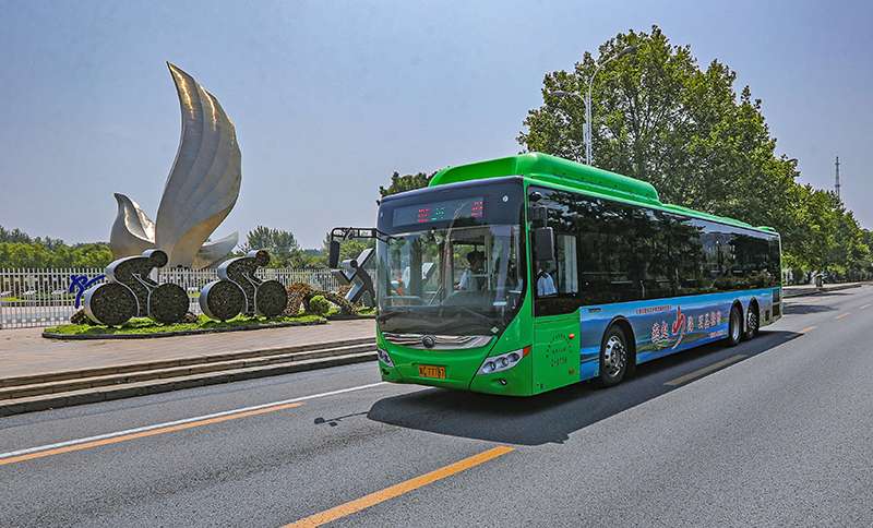 秦皇岛：公益检察特色公交车成为城市流动风景线