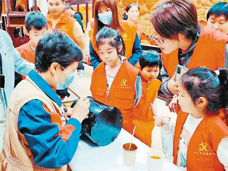 厂：感受文化 探索非遗奥秘