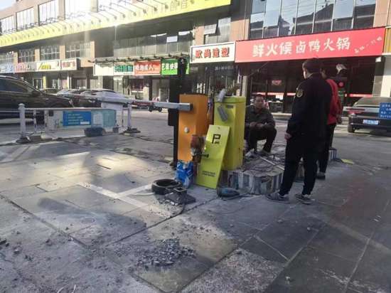 邯郸市邯山区：停车收费岗亭变身 便民服务暖人心